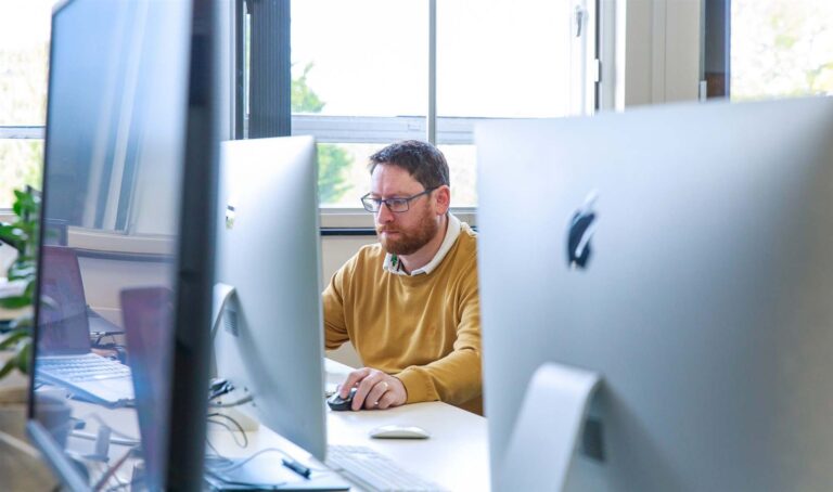 Scott from eseyo working on an SEO audit